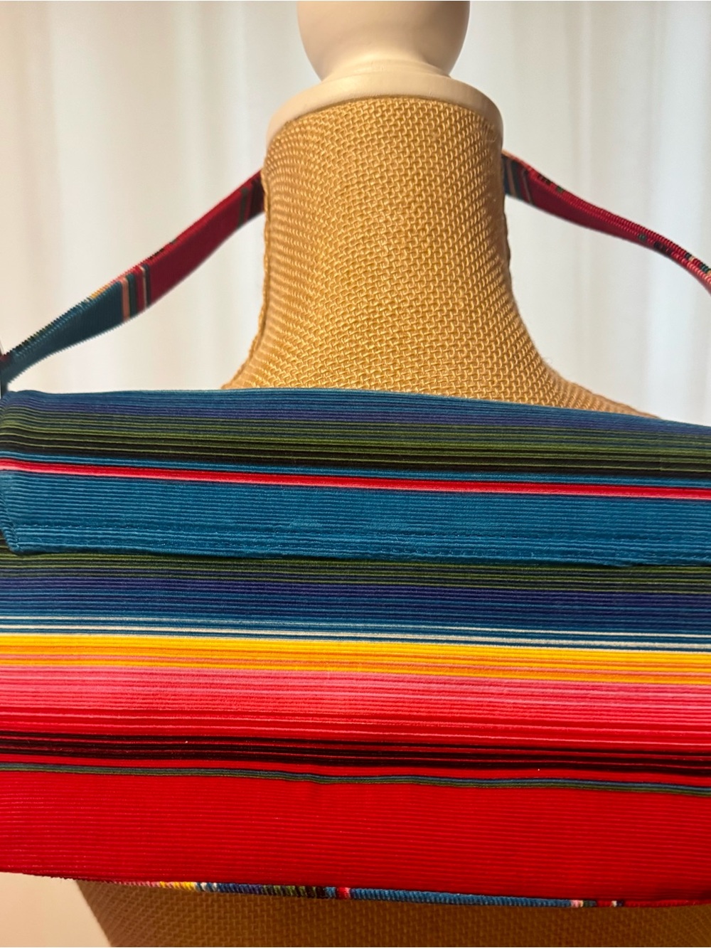 Red Striped Women's Shoulder Bag with Metal Buckle - Picture 4 of 9
